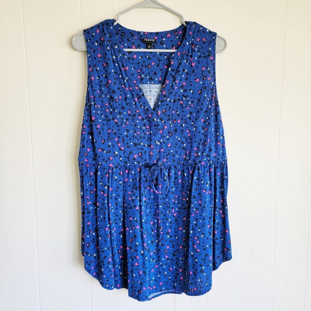 Torrid V-neck Dotted Print Tank Top